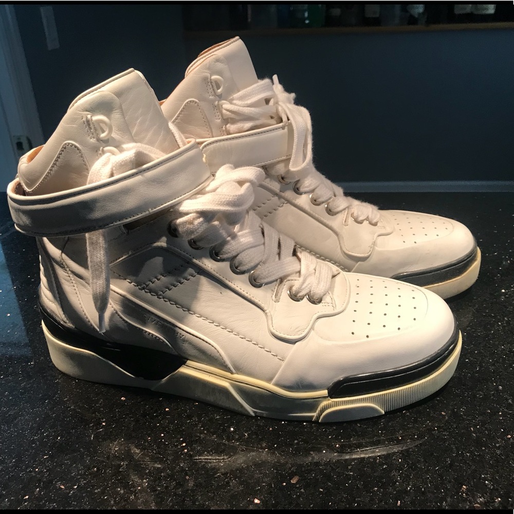 Givechy Sneaker w/ original box and bag